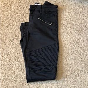 Black moto style skinny jeans